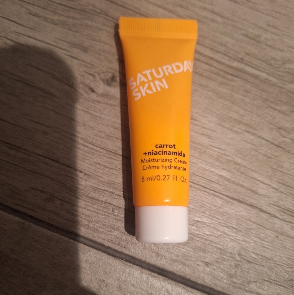 🦔 Saturday Skin carrot and niacimide cream🦄
